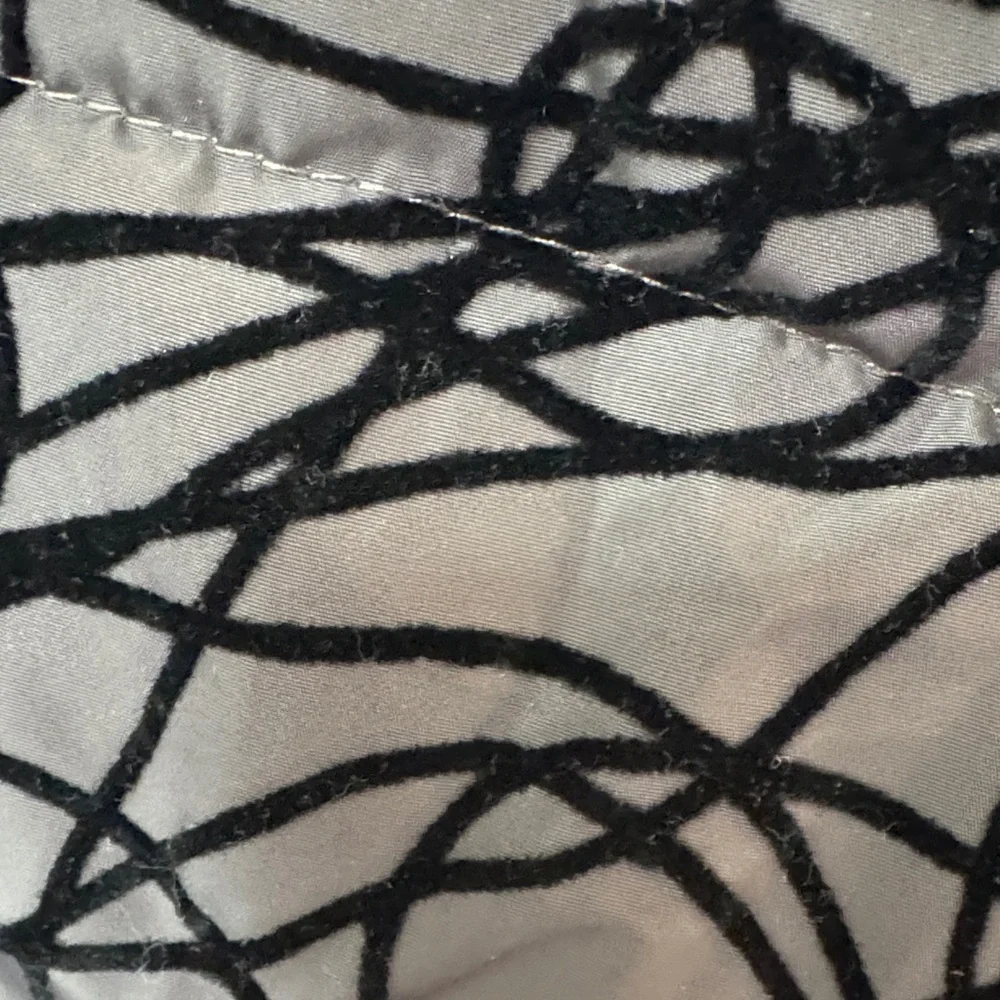 Calvin Klein velour scribble Gray and Black Patterned Puffer Vest EUC M - Picture 6 of 14